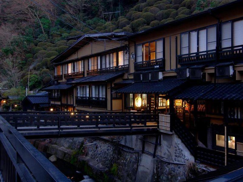 Kurokawa Onsen Yama No Yado Shinmeikan ميناميوغوني المظهر الخارجي الصورة