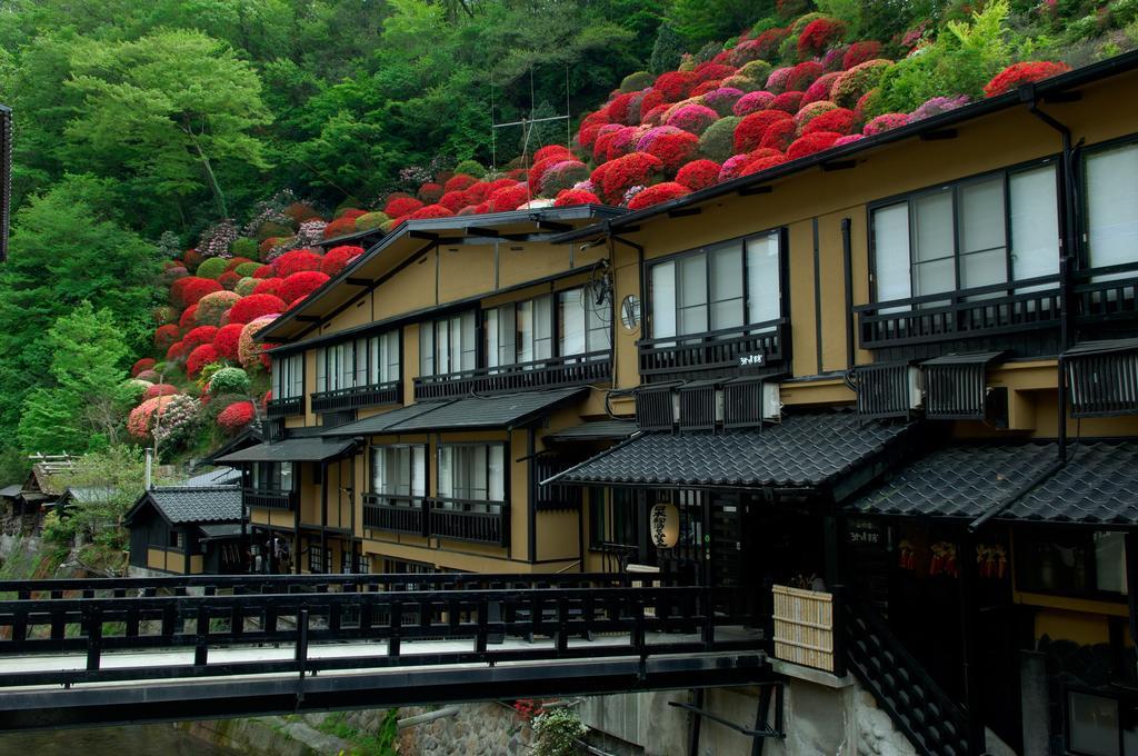 Kurokawa Onsen Yama No Yado Shinmeikan ميناميوغوني المظهر الخارجي الصورة