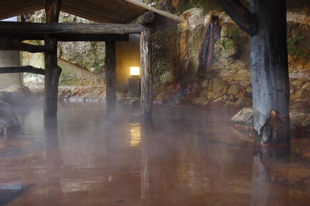 Kurokawa Onsen Yama No Yado Shinmeikan ميناميوغوني المظهر الخارجي الصورة